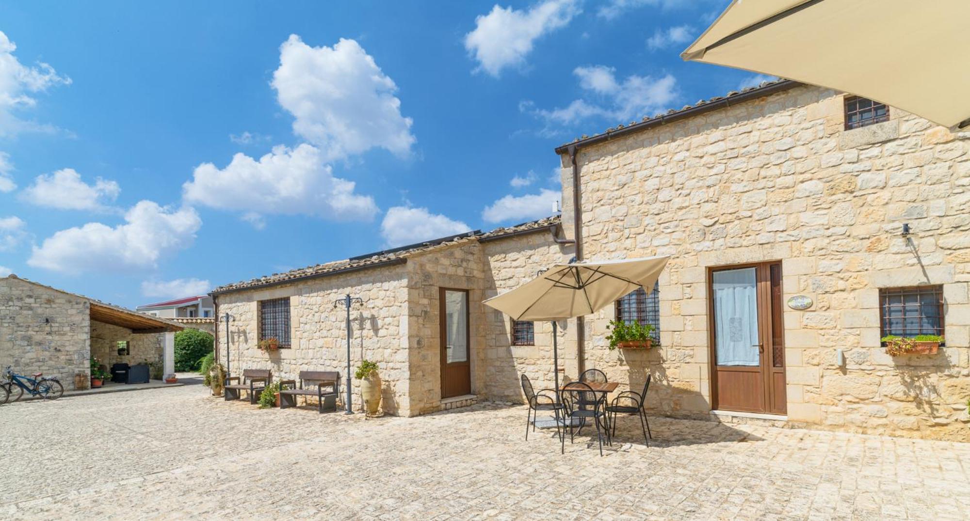 Borgo Monachella Bed & Breakfast Ragusa Exterior photo
